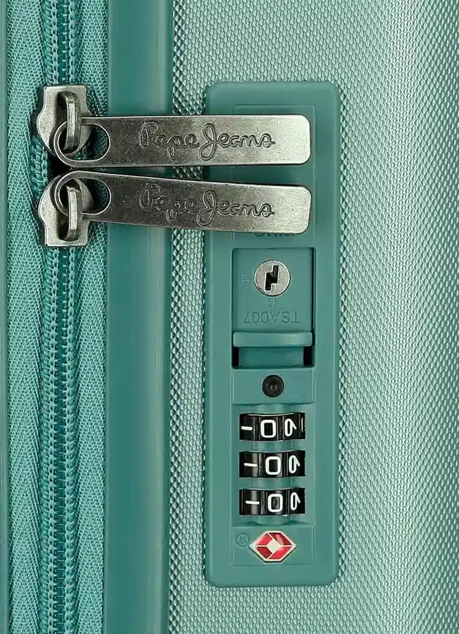 55Cm Hard-Shell Trolley Suitcase 55Cm Hard-Shell Trolley Suitcase