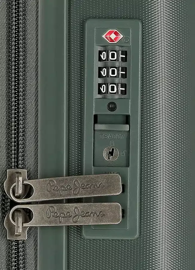 55Cm Hard-Shell Trolley Suitcase 55Cm Hard-Shell Trolley Suitcase