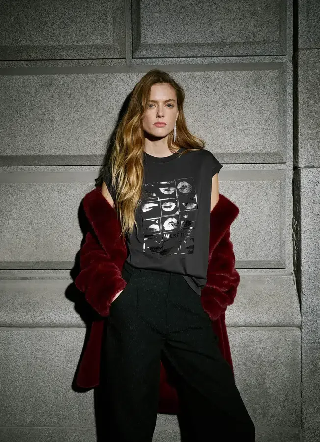 Artwork Print T-Shirt Artwork Print T-Shirt