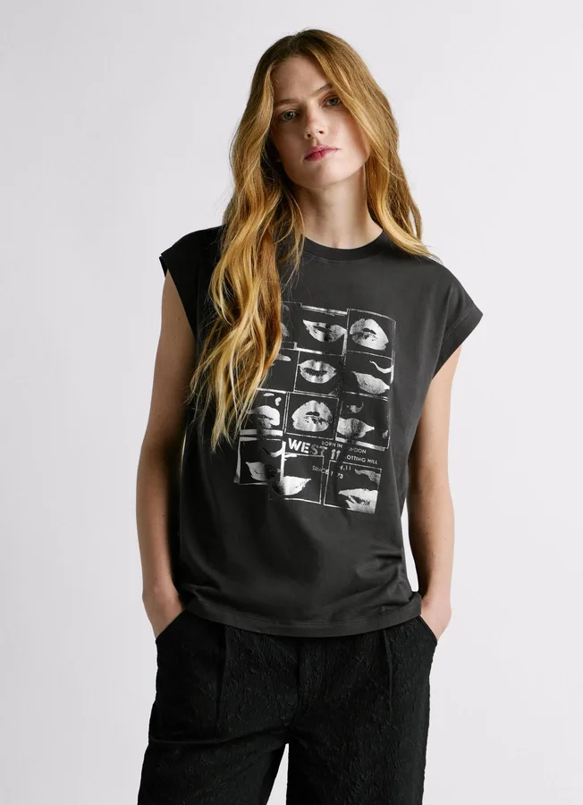 Artwork Print T-Shirt Artwork Print T-Shirt