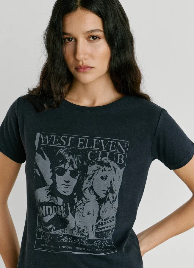 Artwork Print T-Shirt Artwork Print T-Shirt