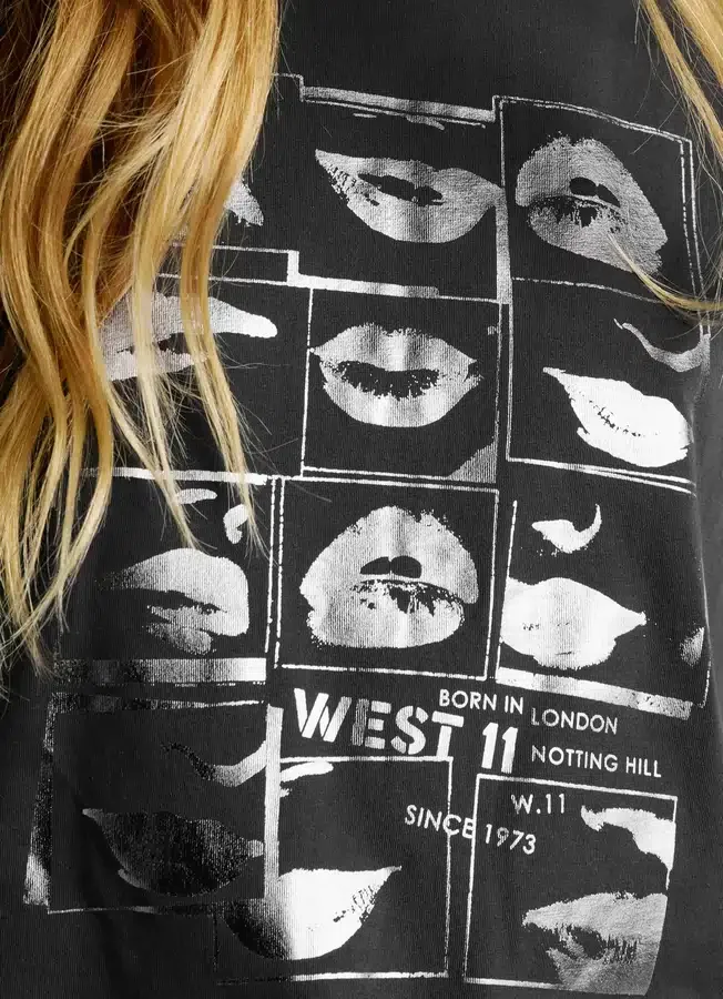 Artwork Print T-Shirt Artwork Print T-Shirt