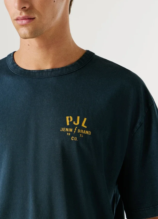 Back Print T-Shirt Back Print T-Shirt