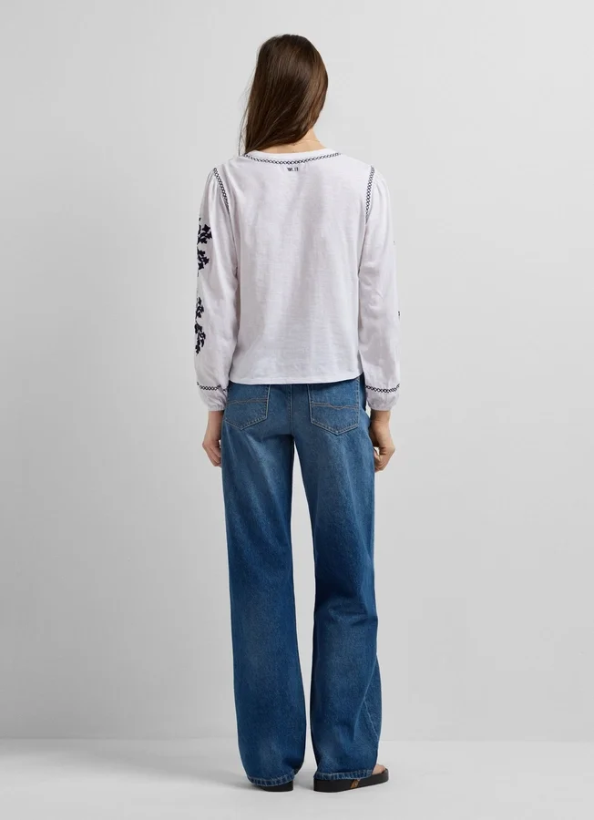 Blouse with Floral Embroidery Blouse with Floral Embroidery