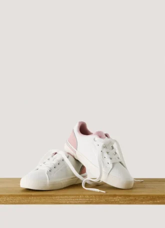 Classic Lace-Up Trainers – Kenton