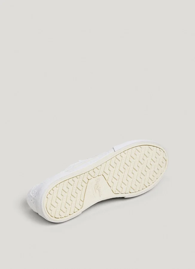 Classic Trainers with Embroidered Details – Brady Classic Trainers with Embroidered Details – Brady