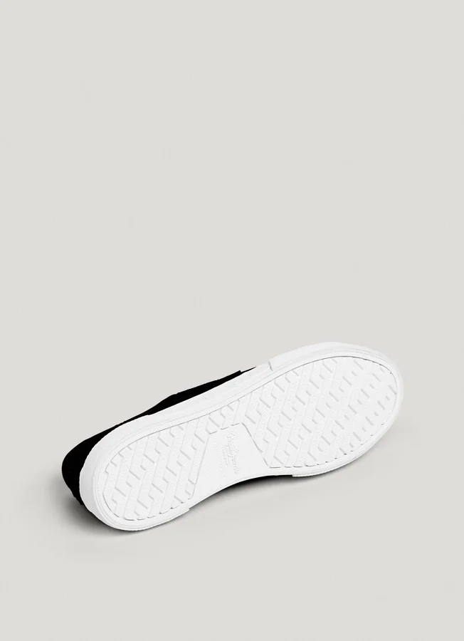 Classic Trainers with Embroidered Details – Brady Classic Trainers with Embroidered Details – Brady