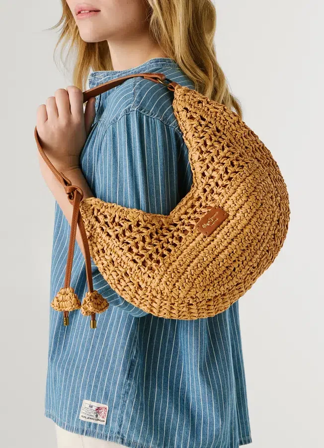 Crescent-Shaped Raffia Handbag Crescent-Shaped Raffia Handbag