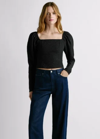 Cropped Fit Jacquard Top