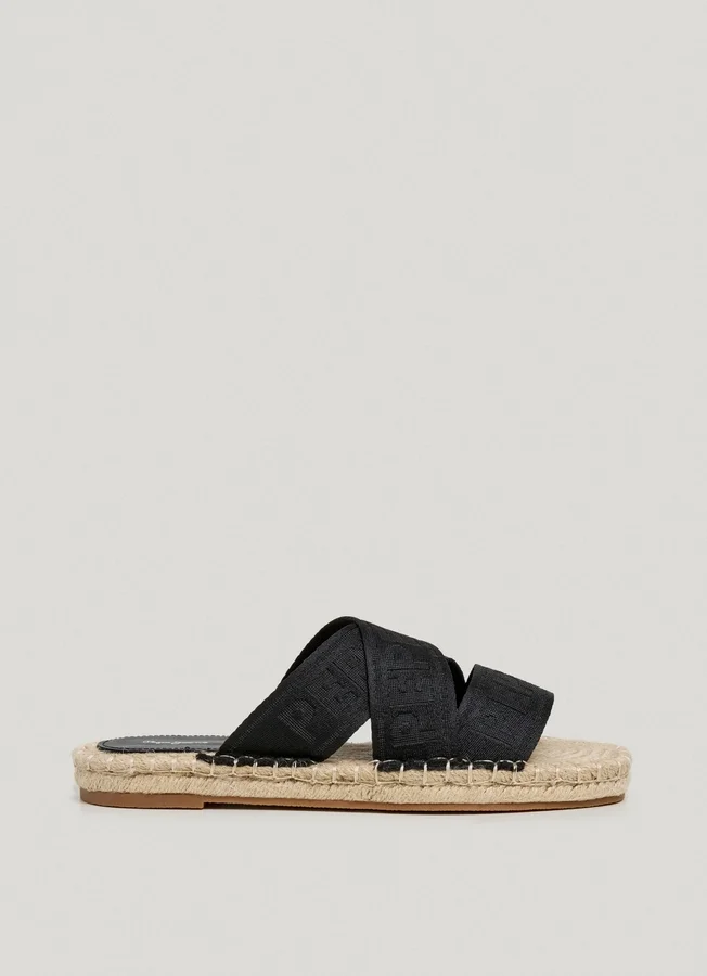 Flat Sandals with Crossed Straps Flat Sandals with Crossed Straps