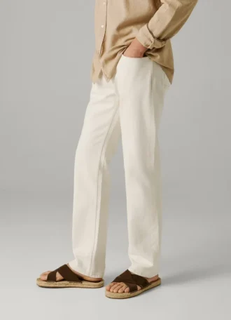 Flat Sandals with Crossed Straps