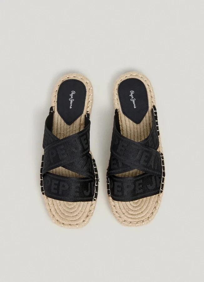 Flat Sandals with Crossed Straps Flat Sandals with Crossed Straps