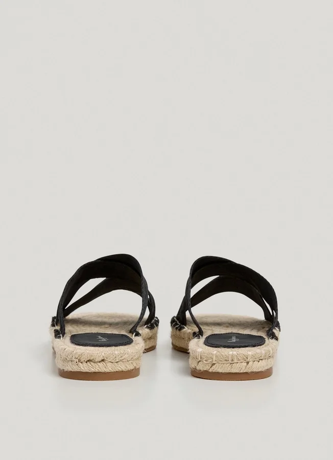Flat Sandals with Crossed Straps Flat Sandals with Crossed Straps