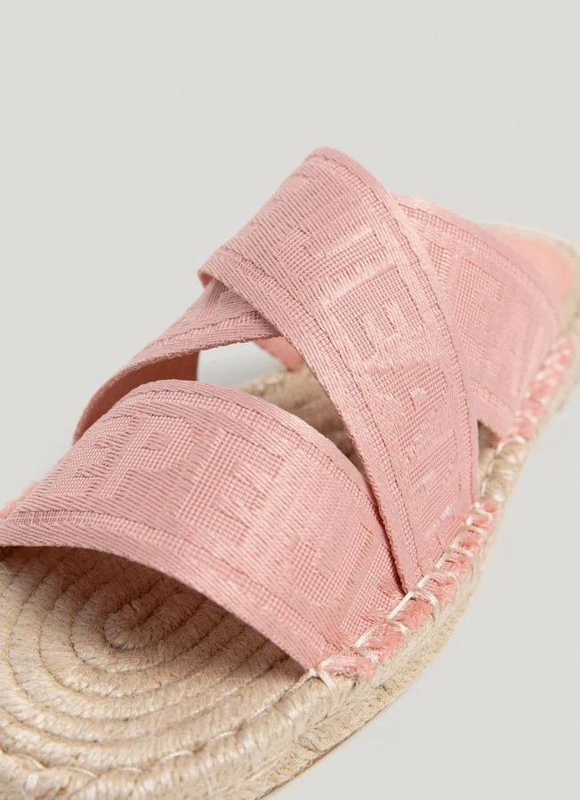 Flat Sandals with Crossed Straps Flat Sandals with Crossed Straps