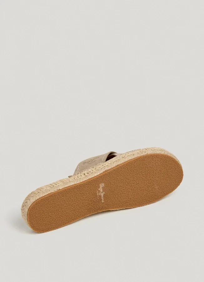 Flat Sandals with Crossed Straps Flat Sandals with Crossed Straps