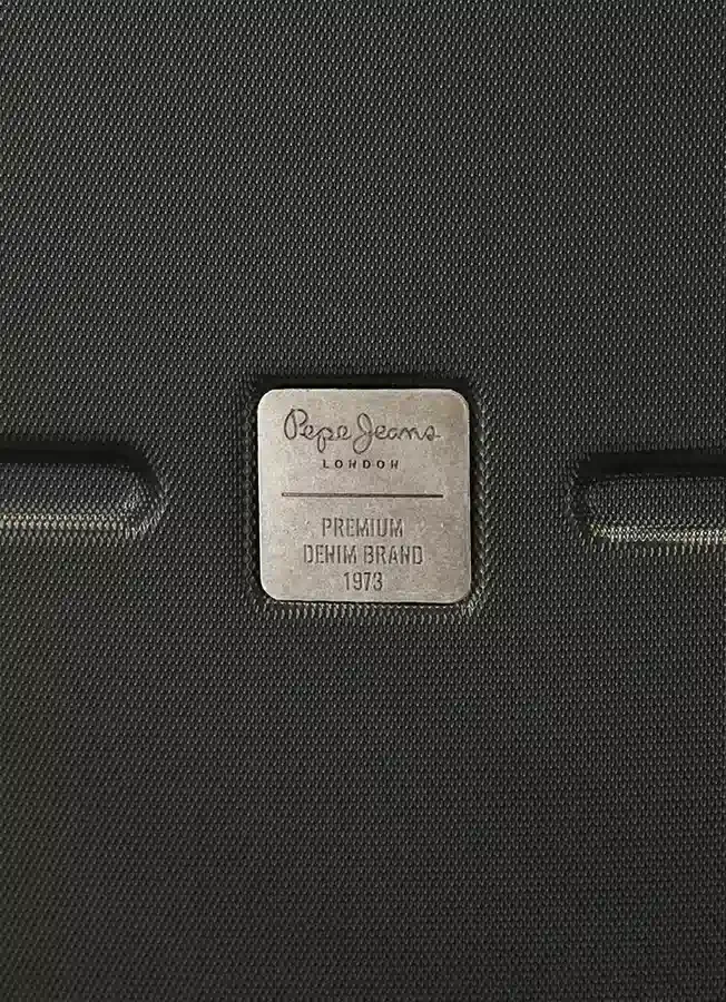 Hard-Shell Travel Bag Hard-Shell Travel Bag