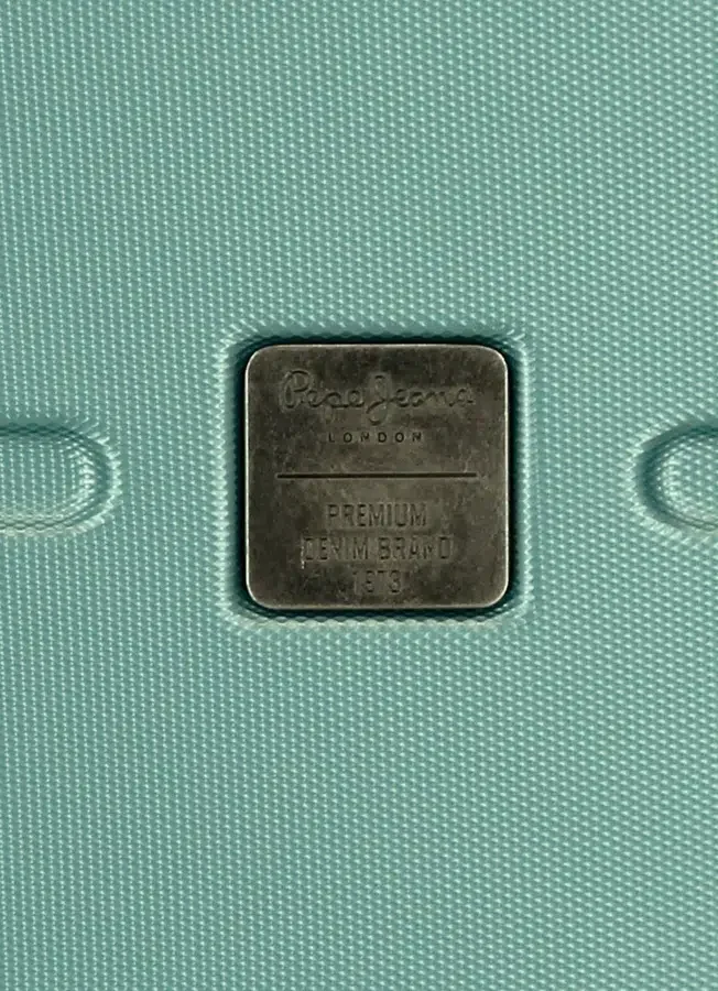 Hard-Shell Travel Bag Hard-Shell Travel Bag