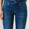 Low-Rise Slim Fit Jeans – Iconic Brooke