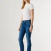 Low-Rise Slim Fit Jeans – Iconic Brooke