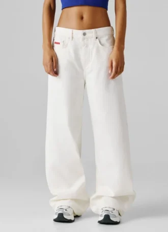 Mid-Rise Wide Fit Jeans