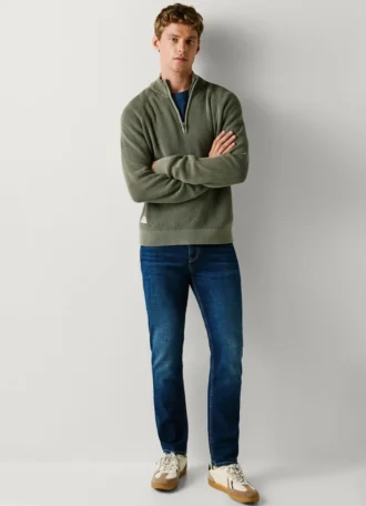 Straight Fit Mid-Rise Jeans – Cash