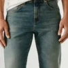 Straight Fit Mid-Rise Jeans – Cash