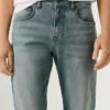 Straight Fit Mid-Rise Jeans – Cash