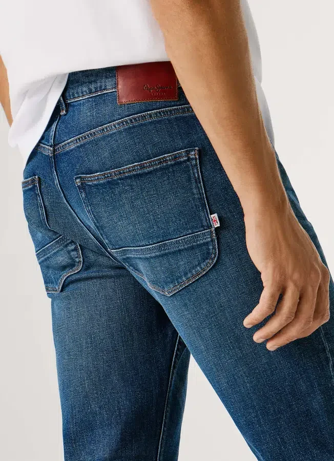 Straight Fit Mid-Rise Jeans – Cash Straight Fit Mid-Rise Jeans – Cash