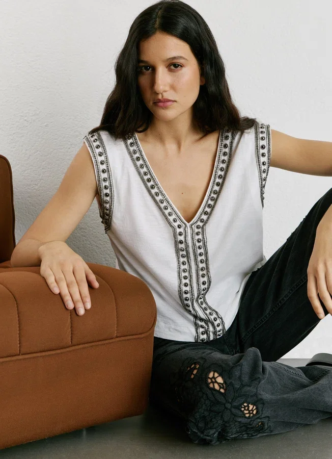 V-Neck T-Shirt with Studs V-Neck T-Shirt with Studs