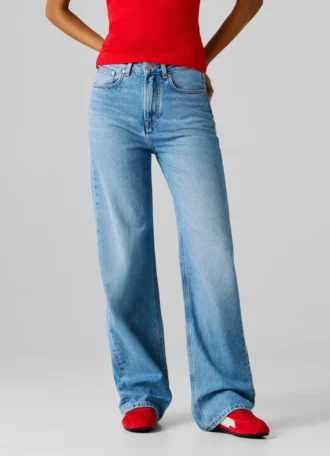 Wide Fit Mid-Rise Jeans